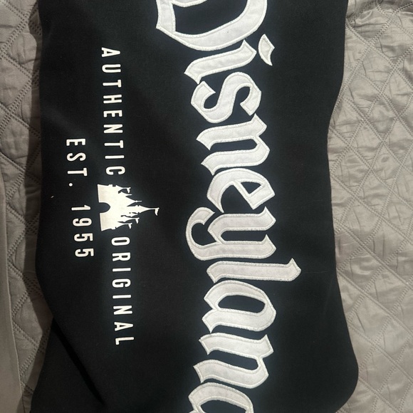 New DISNEYLAND DISNEY AUTHENTIC ZIPUP HOODIE BLACK 2023 with original tag - Picture 2 of 2